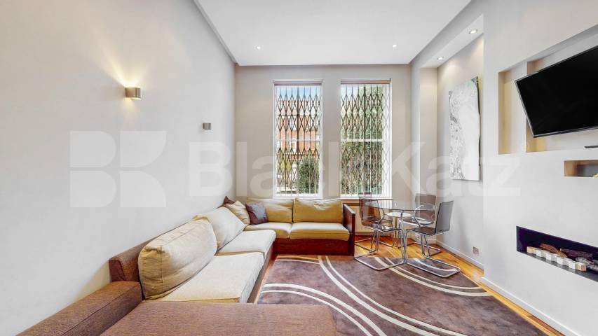 Modern Garden Flat Compayne Gardens, South Hampstead